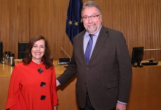 María Crespo, directora del equipo VICTIM-UCM, participa en el primer emparejamiento con un diputado nacional de la "Oficina C" de la Cámara Baja. 